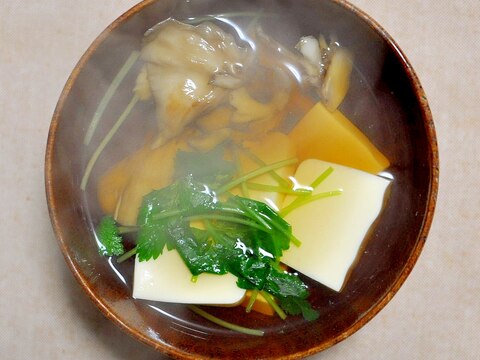 舞茸と豆腐のすまし汁